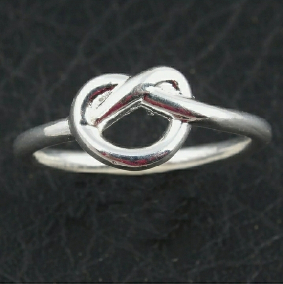 Silver knotted ring - Picture 4 of 5